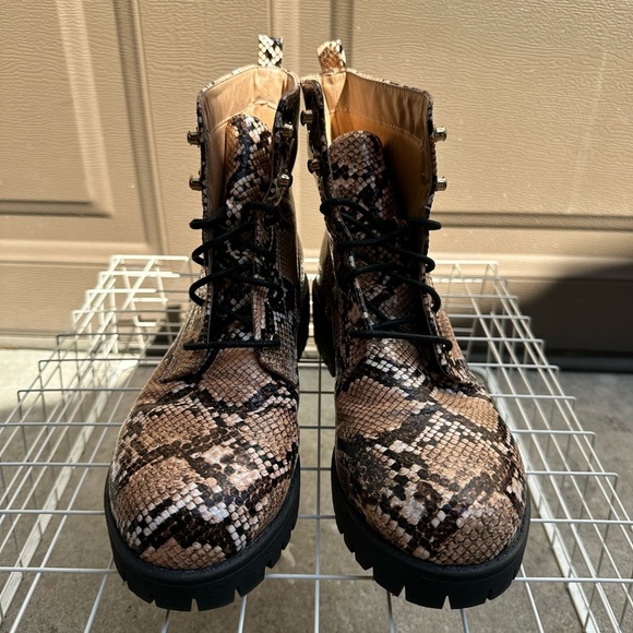 Lulu’s Combat Boots - Picture 6 of 7